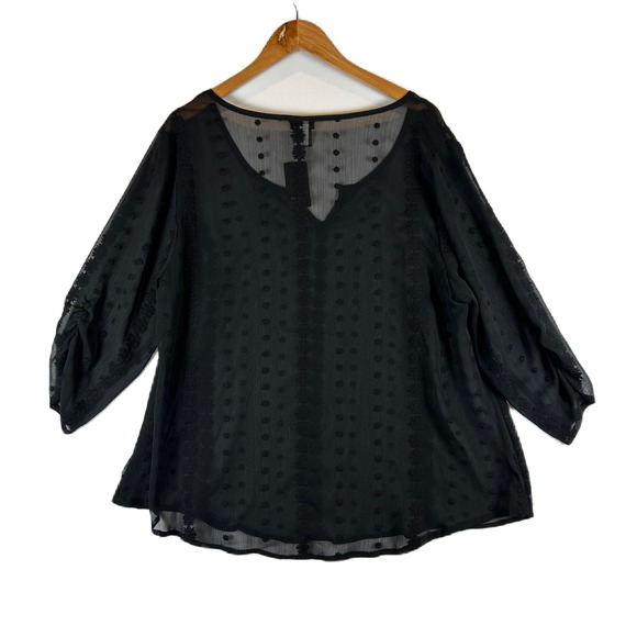NWT‎ Torrid Womens Black Floral Embroidered Pintuck Blouse Plus Size Sheer Top - Picture 2 of 9